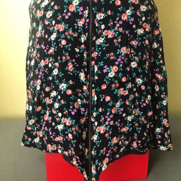 Forever 21 Floral Skirt - Picture 2 of 5